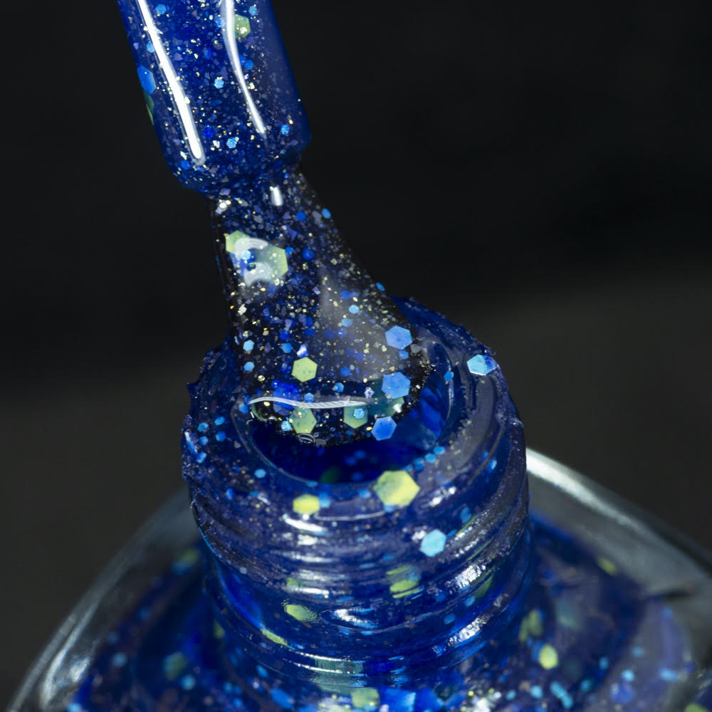 ⭐ Hit The Bottle – What Lurks Beneath (Glitter/Flakies)