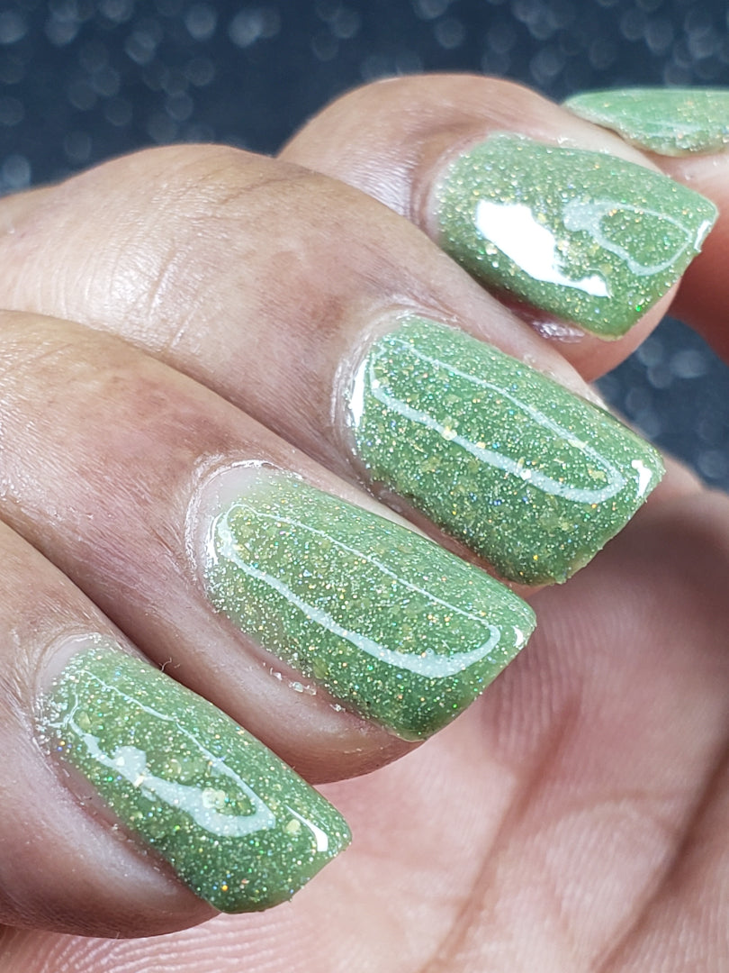 ⭐Paint It By Dipp It - Green Gums (Flakies/Holo) Overpour shade