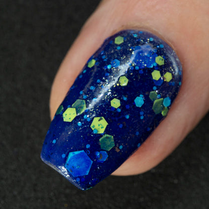 ⭐ Hit The Bottle – What Lurks Beneath (Glitter/Flakies)