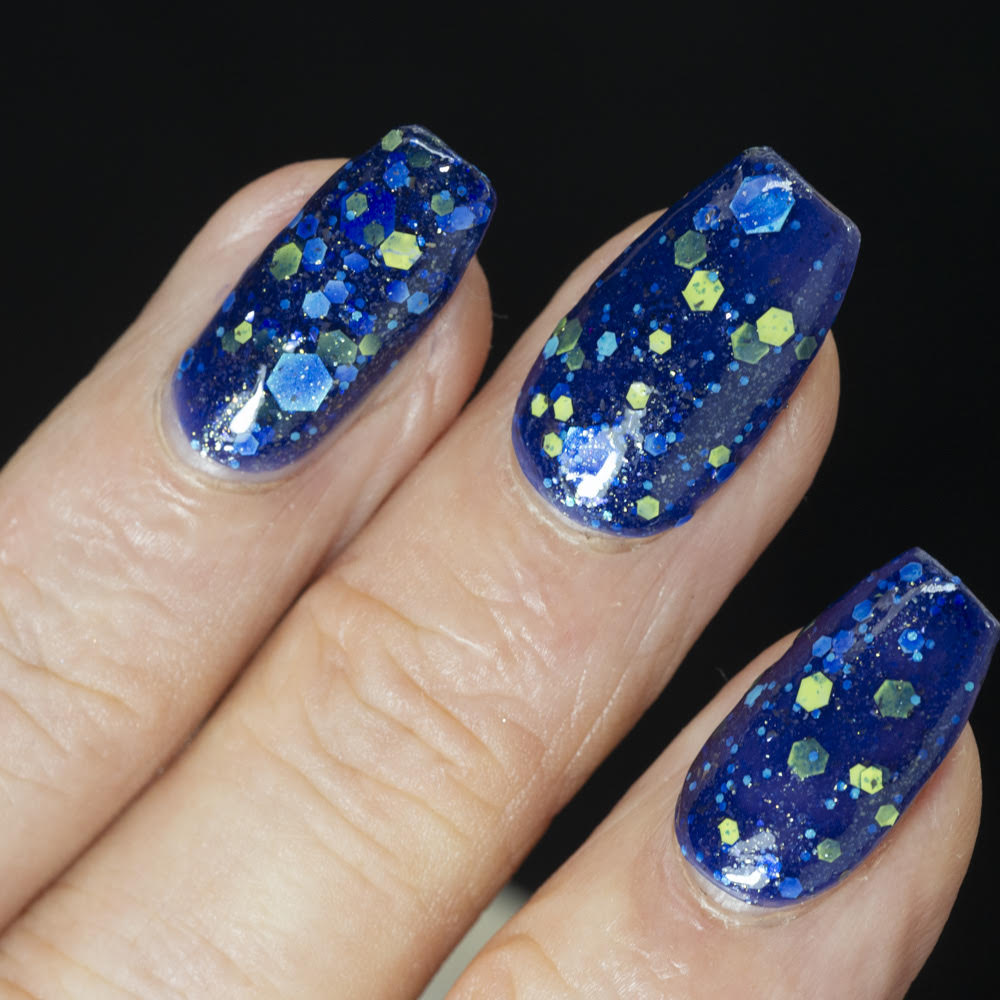 ⭐ Hit The Bottle – What Lurks Beneath (Glitter/Flakies)