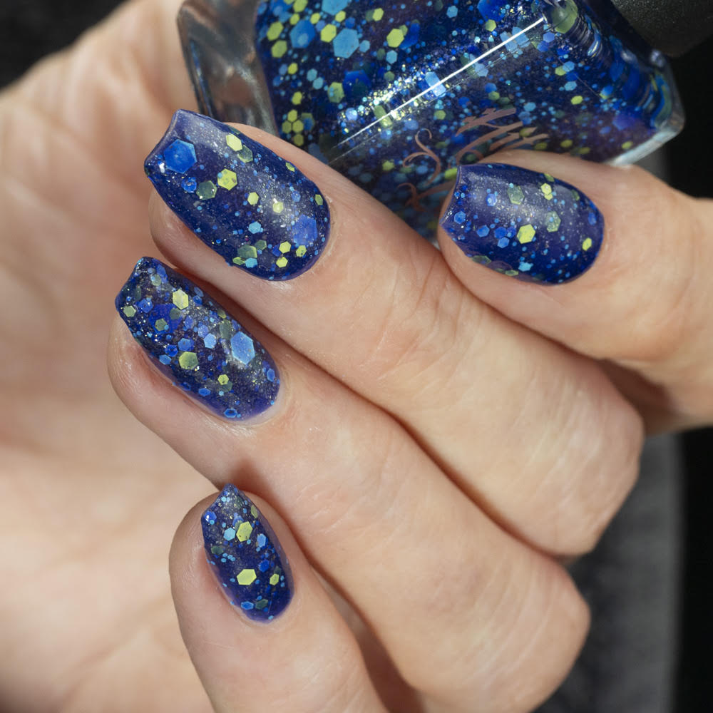 ⭐ Hit The Bottle – What Lurks Beneath (Glitter/Flakies)