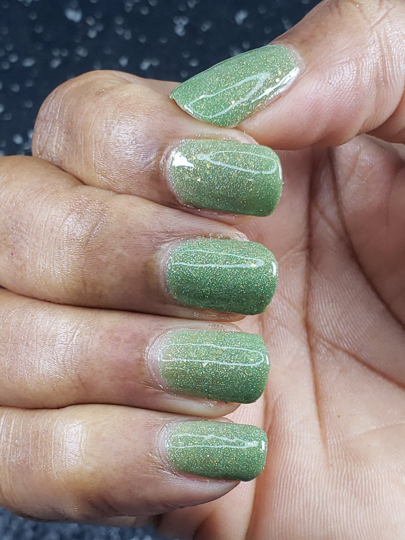 ⭐Paint It By Dipp It - Green Gums (Flakies/Holo) Overpour shade
