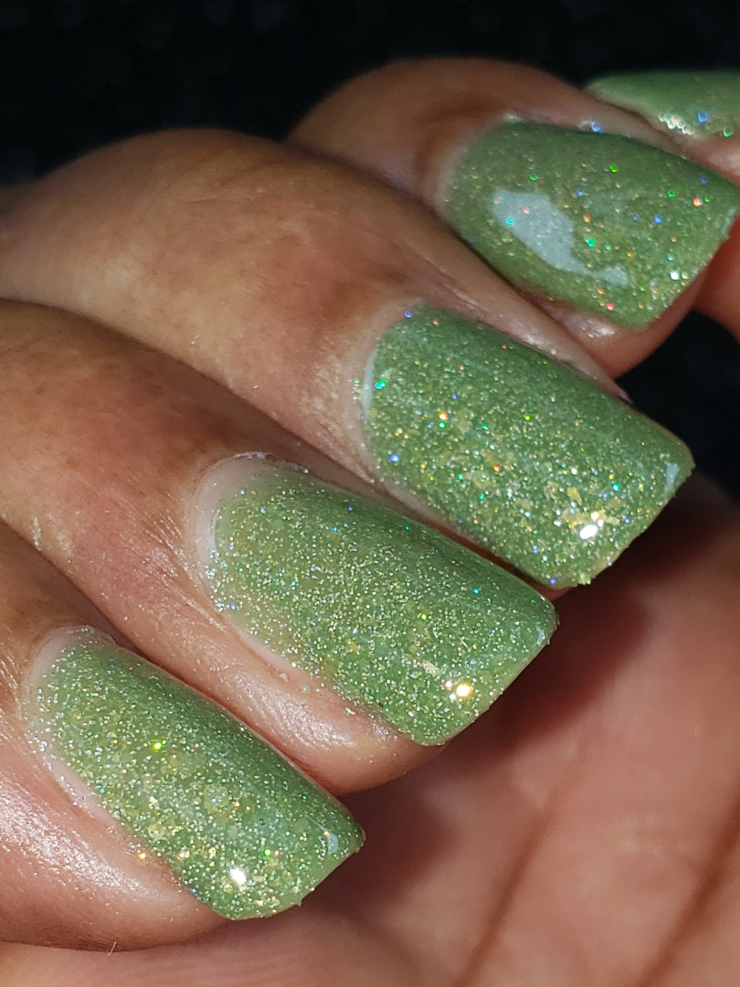 ⭐Paint It By Dipp It - Green Gums (Flakies/Holo) Overpour shade