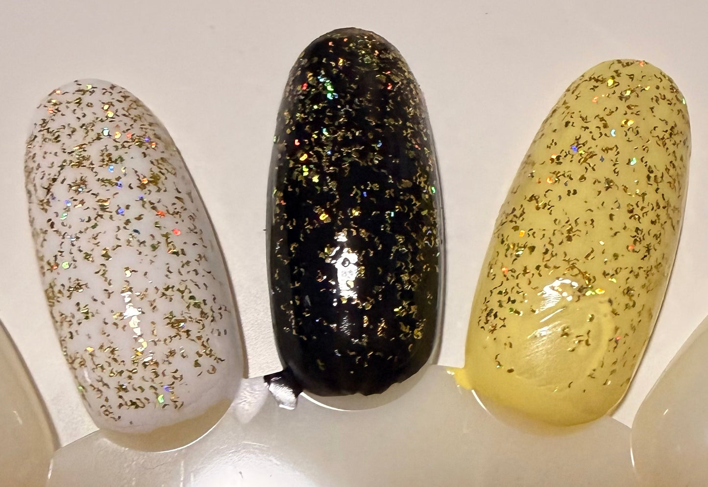 Individual Flakie Holo Topper (Gallivanting Nails)
