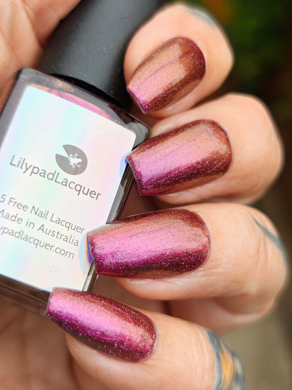⭐Lilypad Lacquer - Witch Wine (Shimmer/Holo)