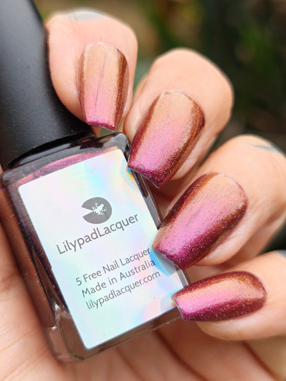 ⭐Lilypad Lacquer - Witch Wine (Shimmer/Holo)