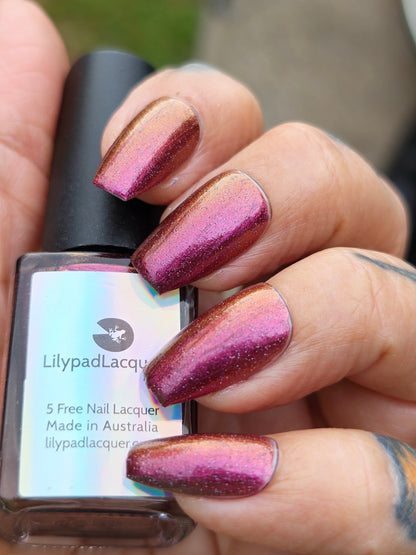 ⭐Lilypad Lacquer - Witch Wine (Shimmer/Holo)