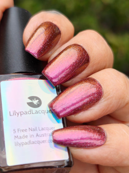 ⭐Lilypad Lacquer - Witch Wine (Shimmer/Holo)