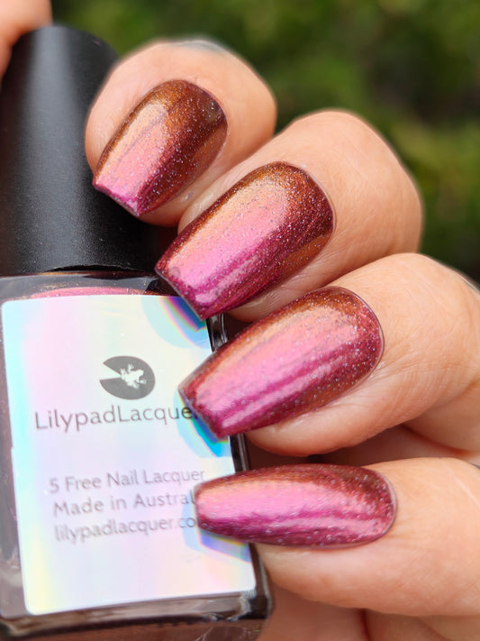 ⭐Lilypad Lacquer - Witch Wine (Shimmer/Holo)