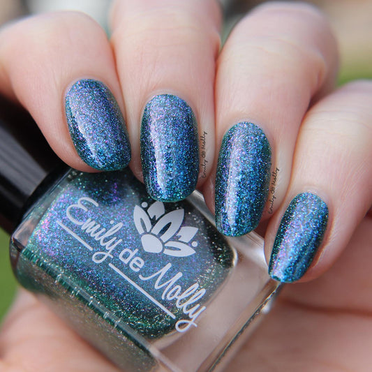 Emily de Molly - Not To Be Mistaken (Overpour Shade)