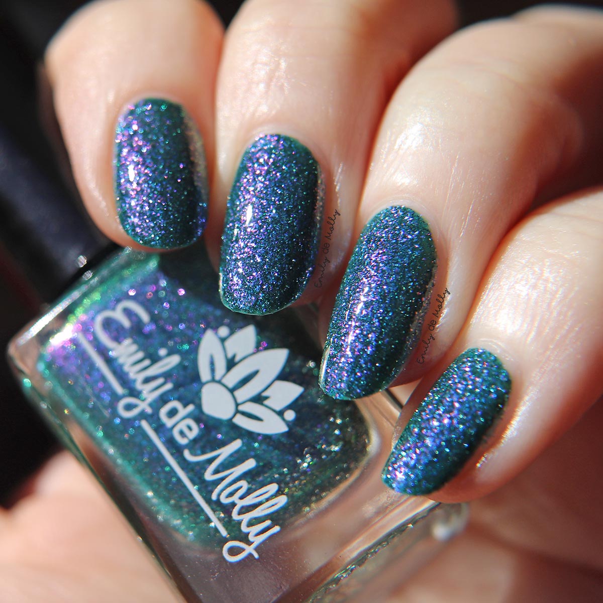 Emily de Molly - Not To Be Mistaken (Overpour Shade)